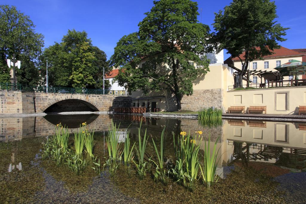 U Zvonu Hotel Plzen Exterior photo